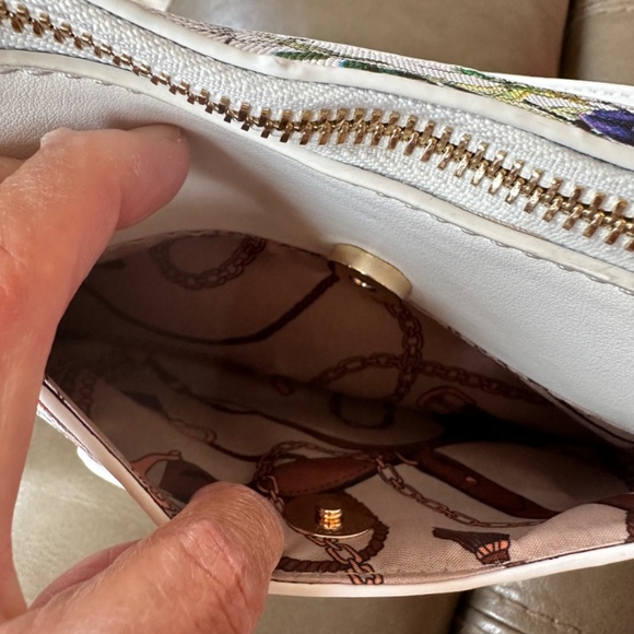 NWT Floral Crossbody - Picture 3 of 6